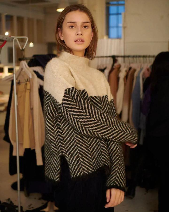 Sophia - Luxe Turtleneck Knit