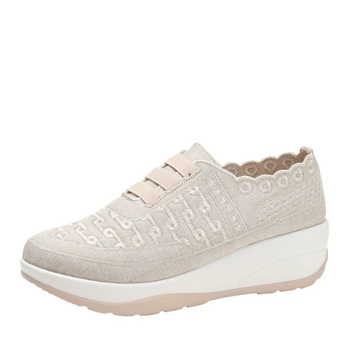 Signature Stretch-Fit Comfort Sneaker