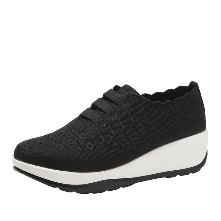 Signature Stretch-Fit Comfort Sneaker