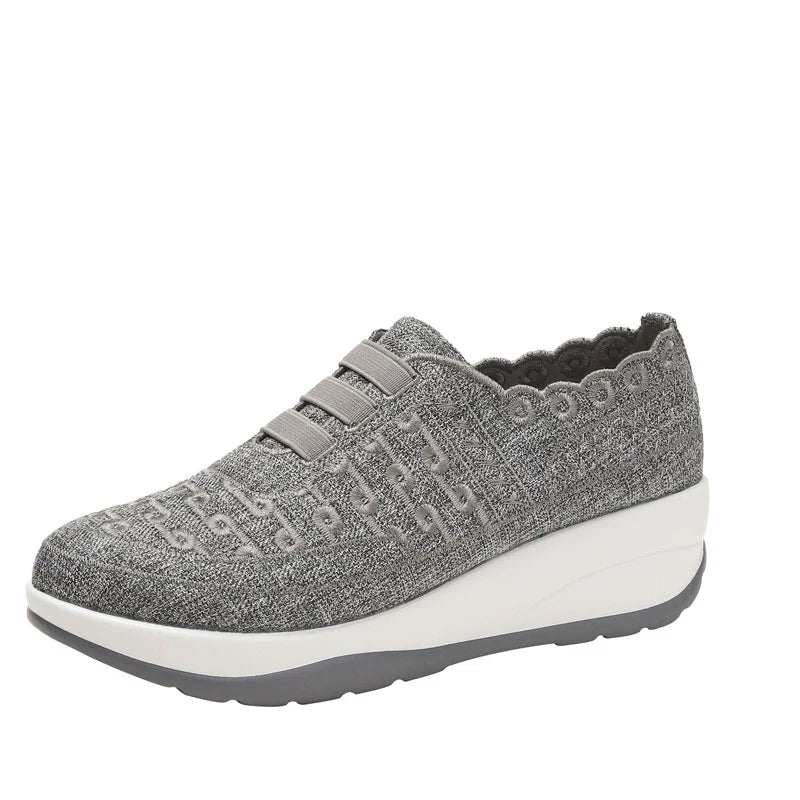 Signature Stretch-Fit Comfort Sneaker