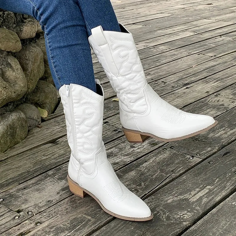 Josefa - Retro cowboy boots - Embroidered detail